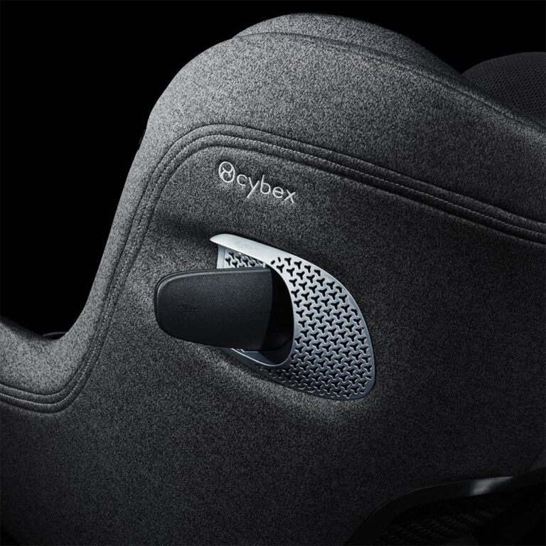 Cybex Sirona Ti i-Size 360° Car Seat with Isofix Base